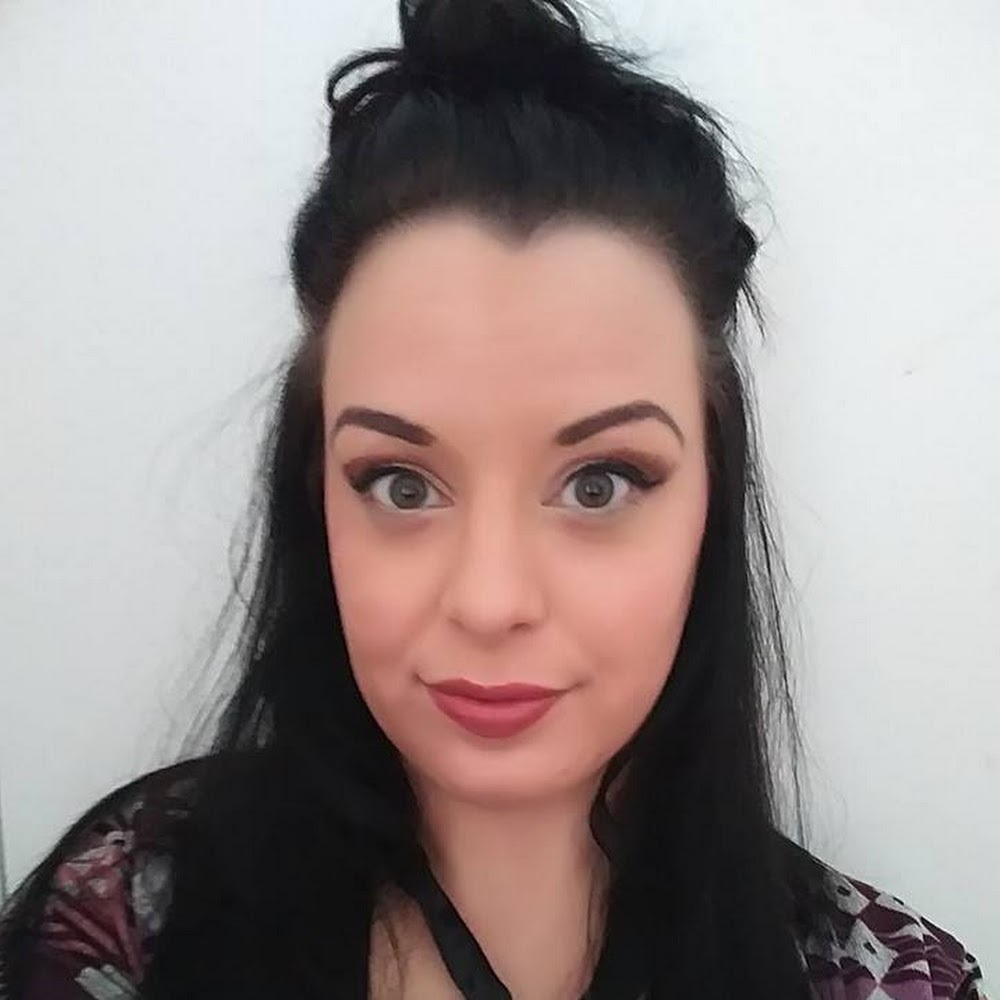 Meet your Posher, Caitlyn